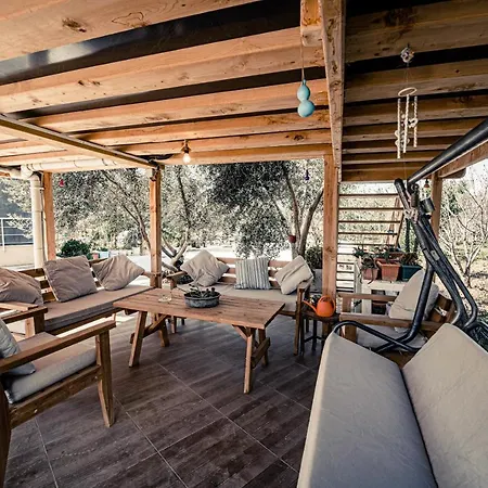 Дом отдыха Fascinating Bungalow With Shared Pool Surrounded By Nature In Фетхие